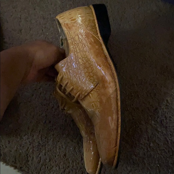 Shoes - Picture 2 of 2